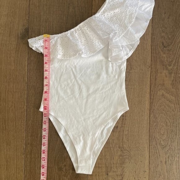 Zara One Shoulder Ruffle Bodysuit Stretch One Piece Top White (Size S) - Picture 9 of 11